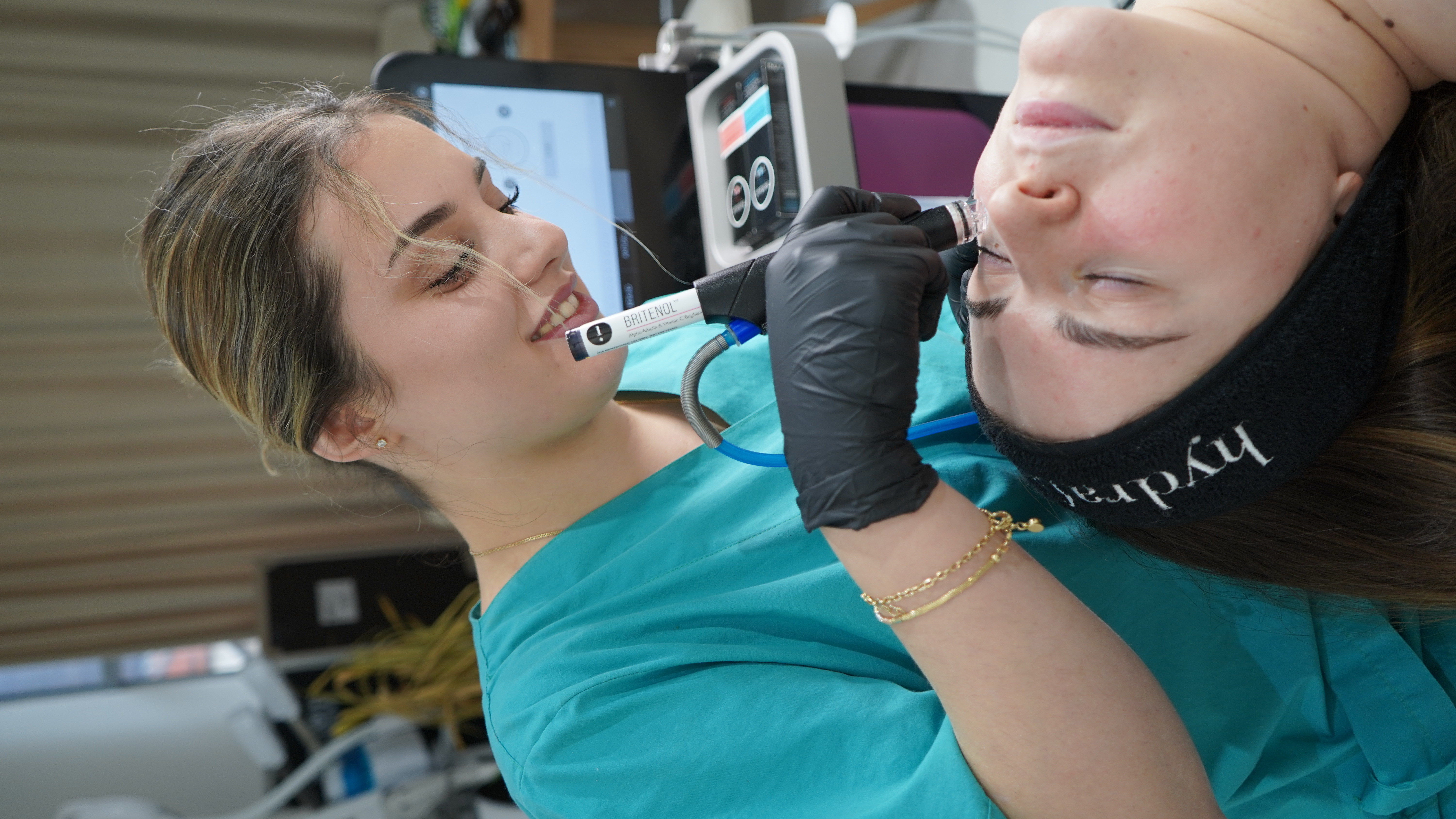 Hydrafacial Signature